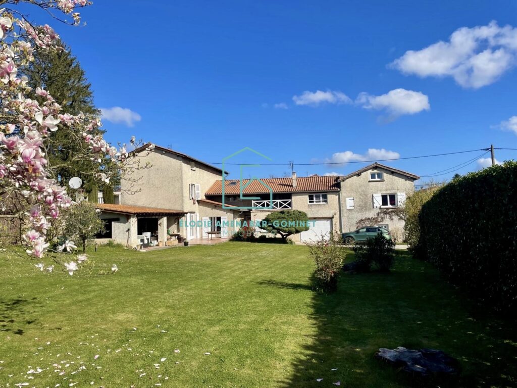 Ancien corps de ferme - 6 chambres - Terrain 1200 m2